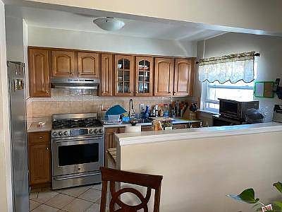 5th image of 2021 Chatterton Ave