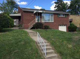 2244 Old Oak Dr, Pittsburgh, PA 15220