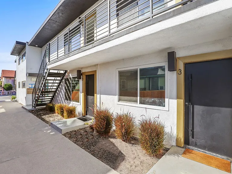2814 Sichel St — Photo 43