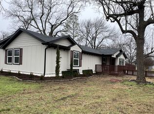 1325 Witherspoon St, Gainesville, TX 76240