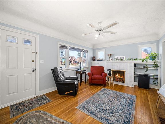 2nd image of 2528 N Normandie St