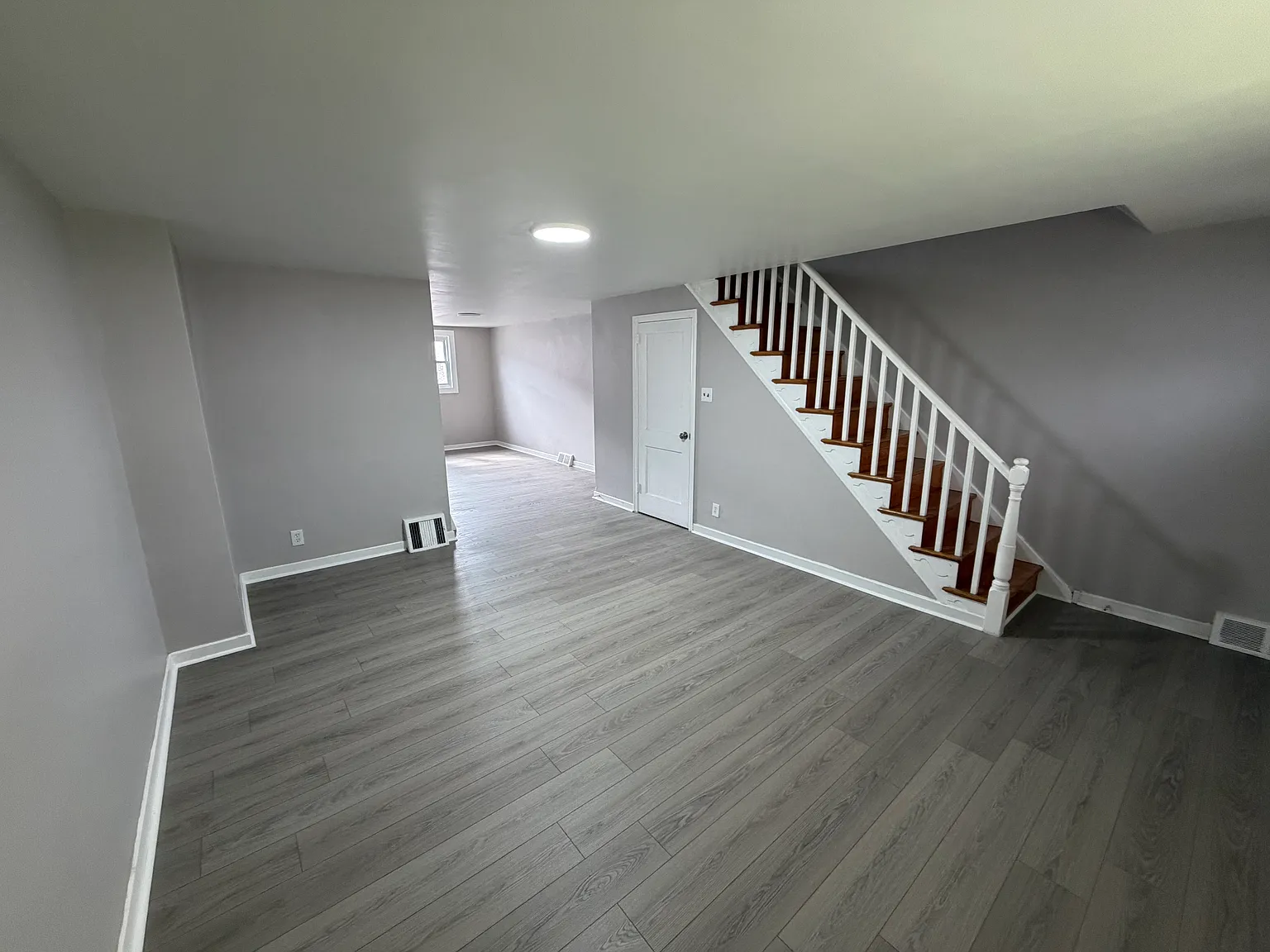 3 bed, 1120 sqft, $1,850 — Photo 2