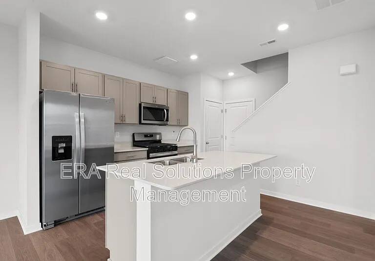 6294 Marinelli Dr S — Photo 9