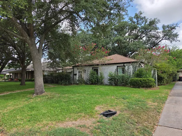 10010 Burgoyne Rd, Houston, TX 77042
