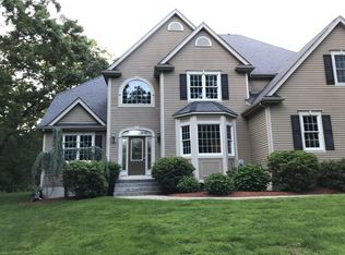 57 Robincrest Ct, Seekonk, MA 02771