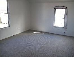 5th image of 128 Peyton Ave