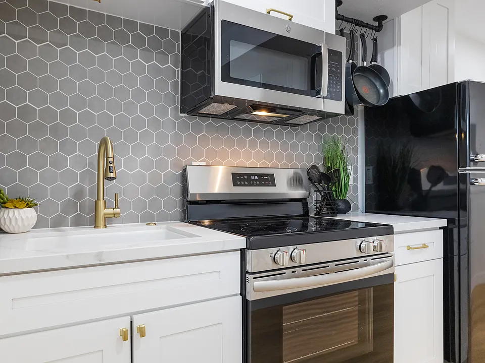 4162 Arizona St #8