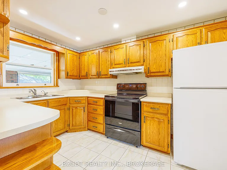 127 Louth St #1 — Photo 10