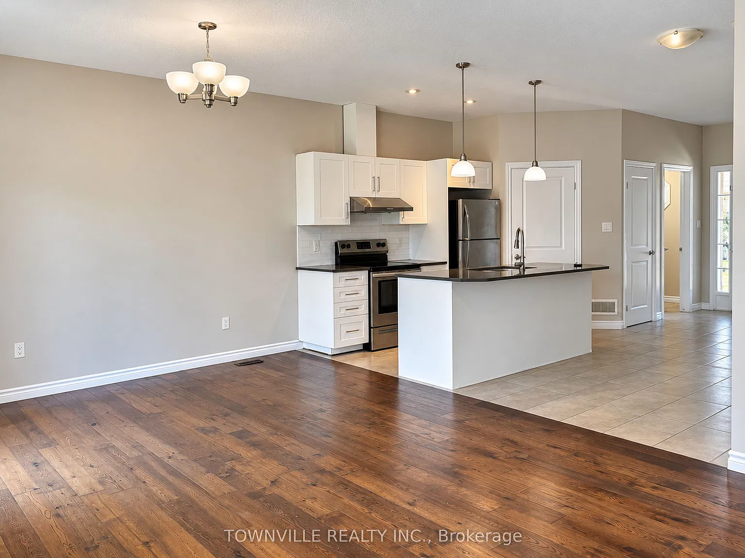 3 bed, $2,400 — Photo 4