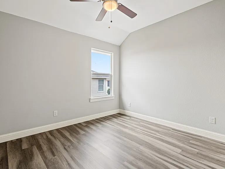 2308 Bloomfield Dr — Photo 21