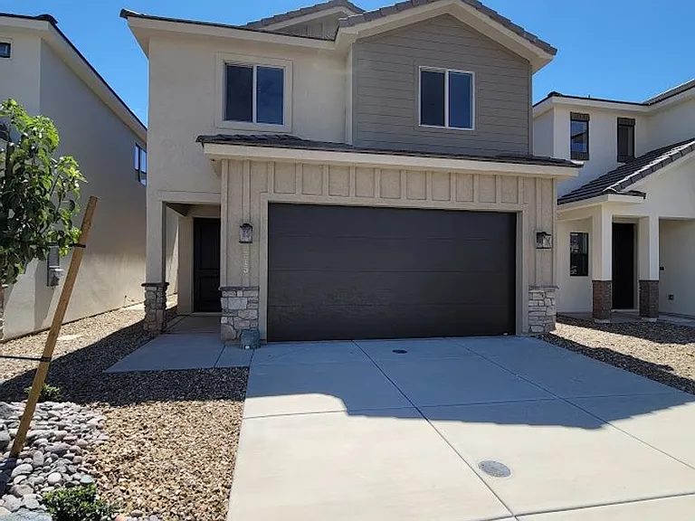 515 S Stewart Creek Cv — Photo 2