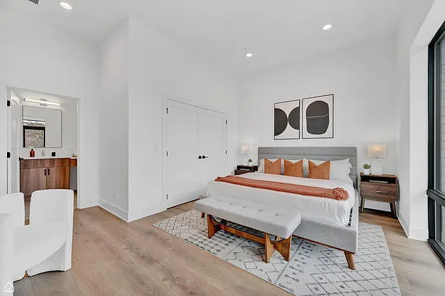 1606 W Hastings St #301 — Photo 8