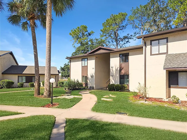 623 Midway Dr #B — Photo 2