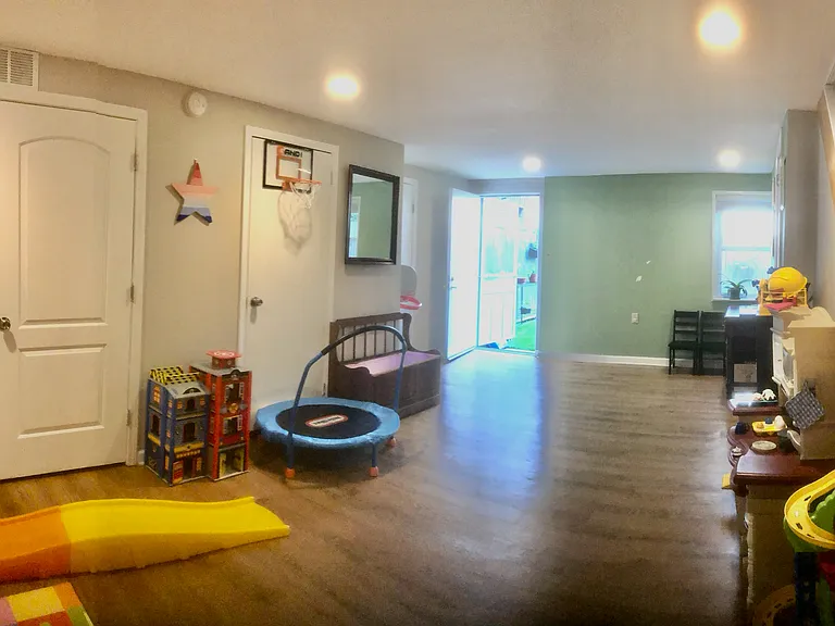 4624 Regent St — Photo 7