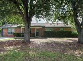 111 Armstrong St, Headland, AL 36345