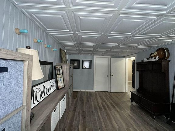 3rd image of 195 Porter Avenue W