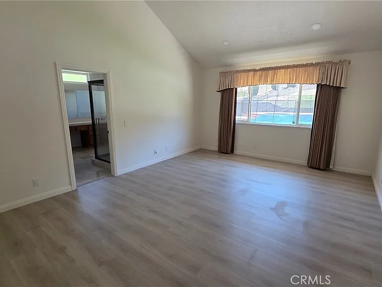 20800 Regency Ct — Photo 13