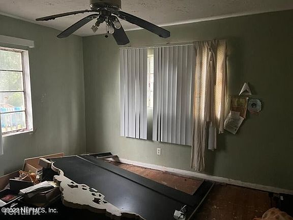 4th image of 3237R Ernest St