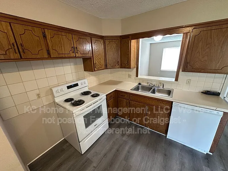 838 Saddlewood St #B — Photo 8