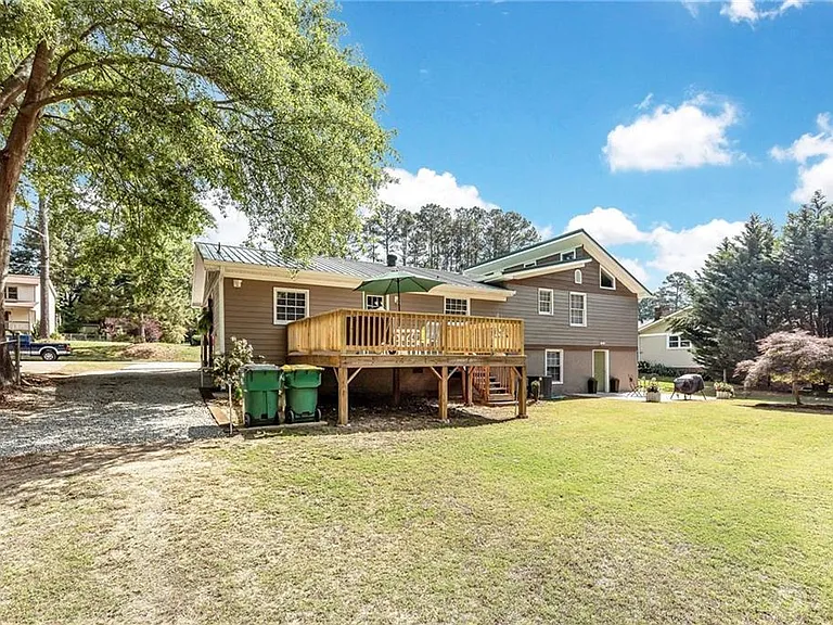 956 Pine Valley Rd — Photo 6
