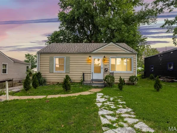 9515 Echo Ln, Saint Louis, MO 63114