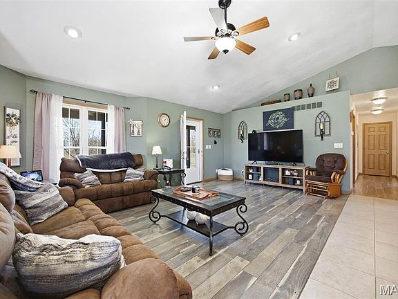 4th image of 12003 Emerald Rd