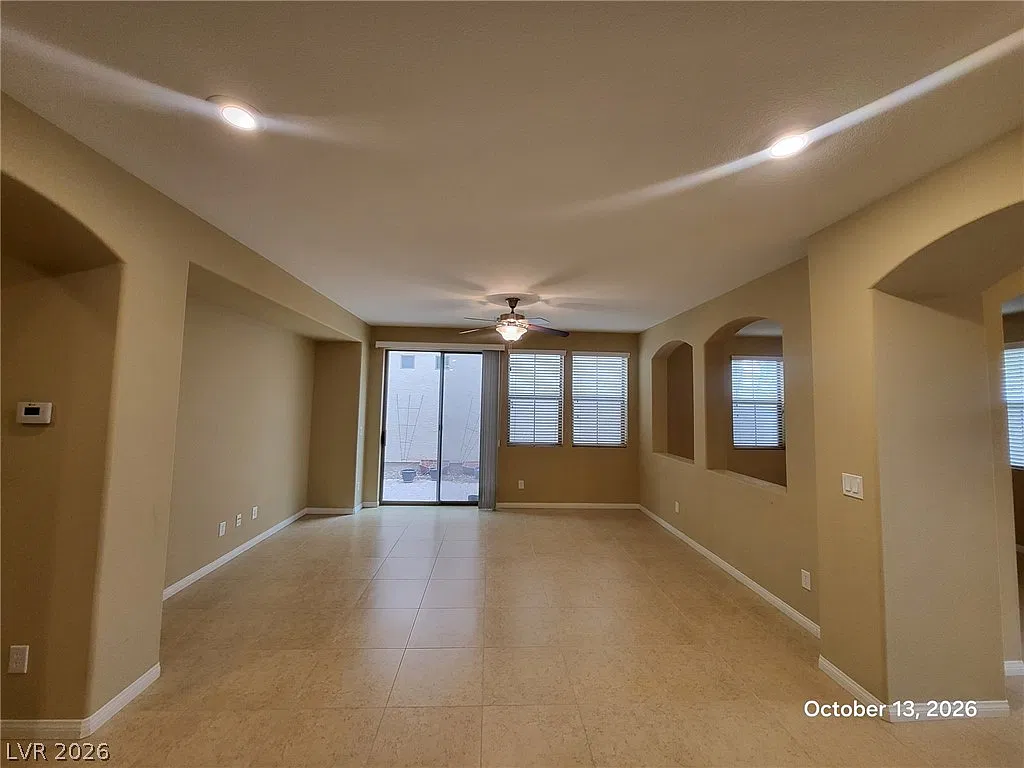 4 bed, 3.5 bath, 3120 sqft, $3,295 — Photo 3