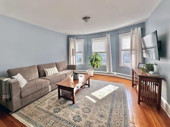 153 Rowe St #1, Roslindale, MA 02131