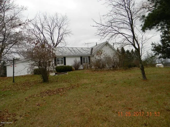 20921 80th Ave, Evart, MI 49631