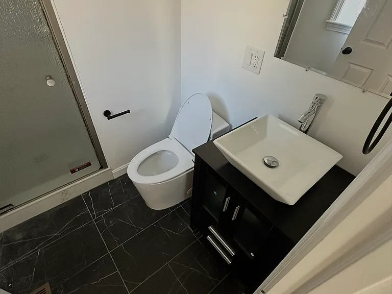 19 Leslie Rd — Photo 7