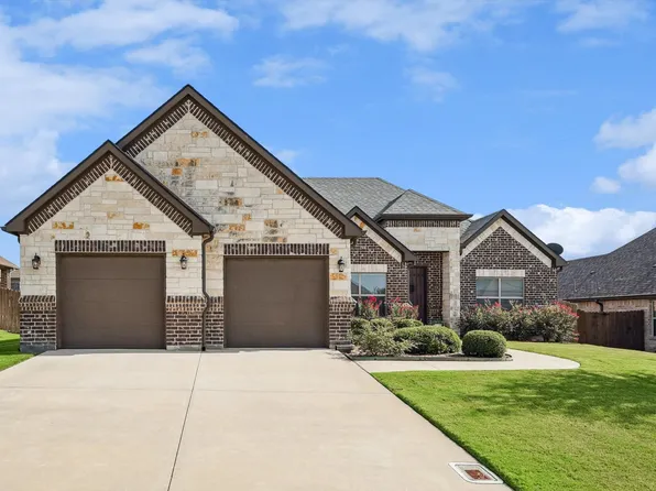 707 Chaparral Rd, Sanger, TX 76266