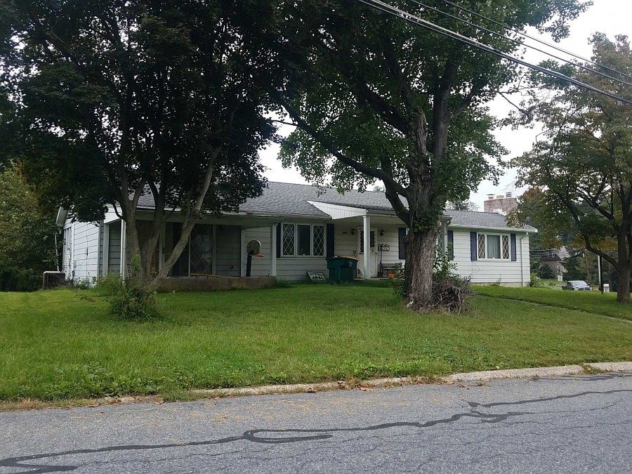 1st image of 3881 Crestview Ave