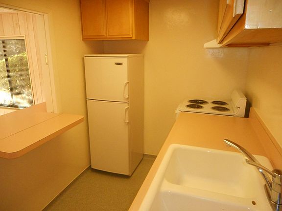 5th image of 222 Bonair St