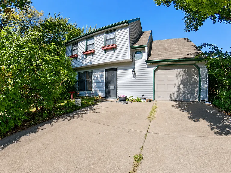 317 Orchard Cir — Photo 1