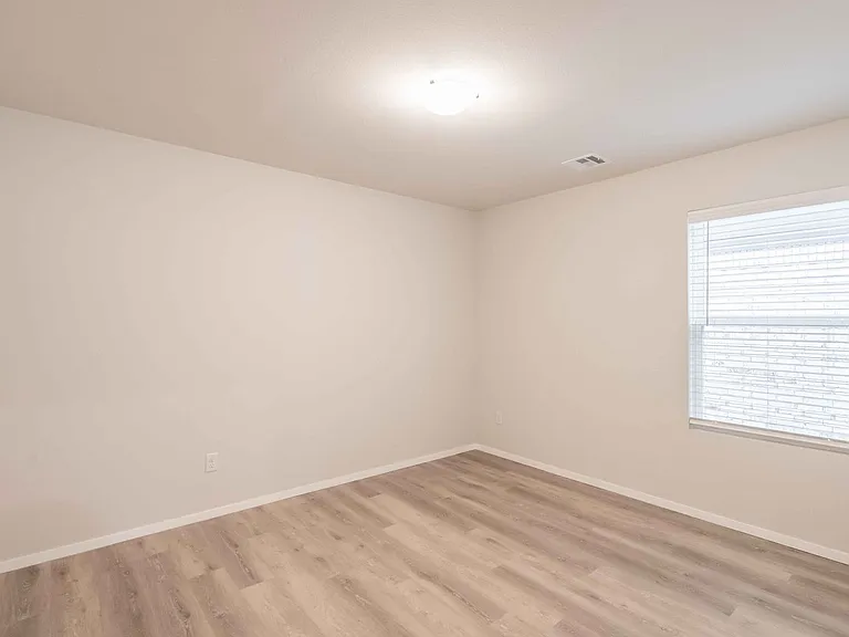 12461 S Lakewood Ave — Photo 12