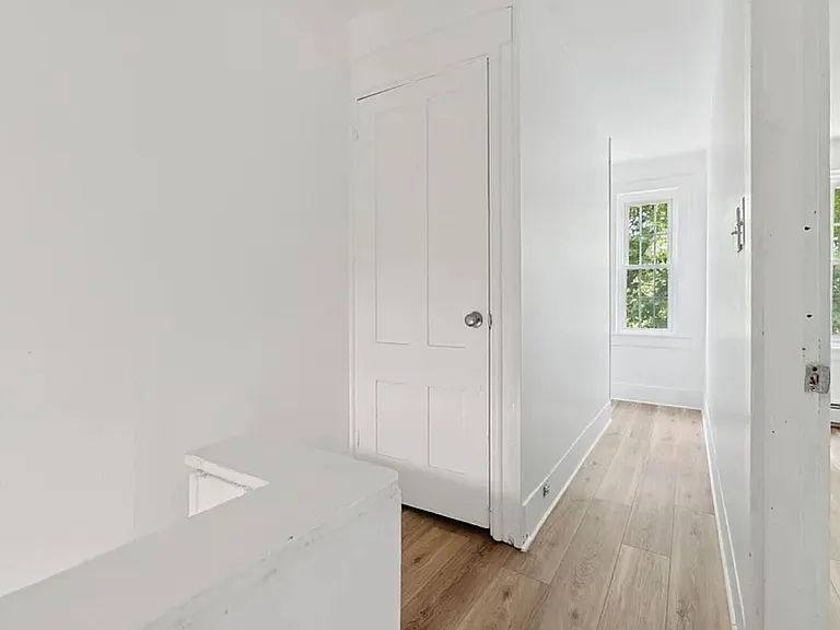 1099 Washington St — Photo 26