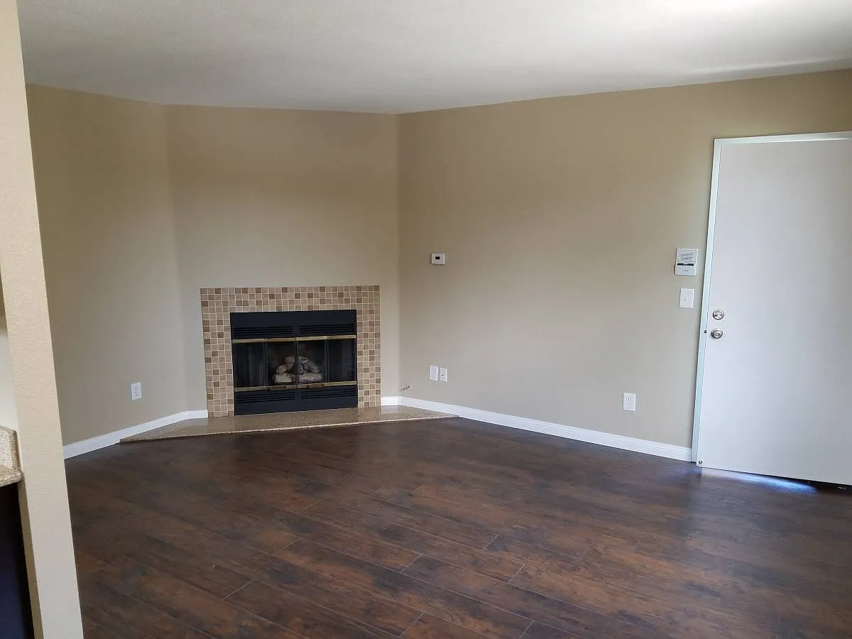 4326 Oregon St — Photo 4