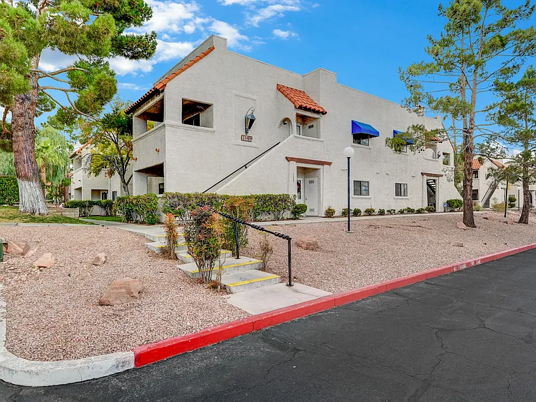 101 Luna Way — Photo 11