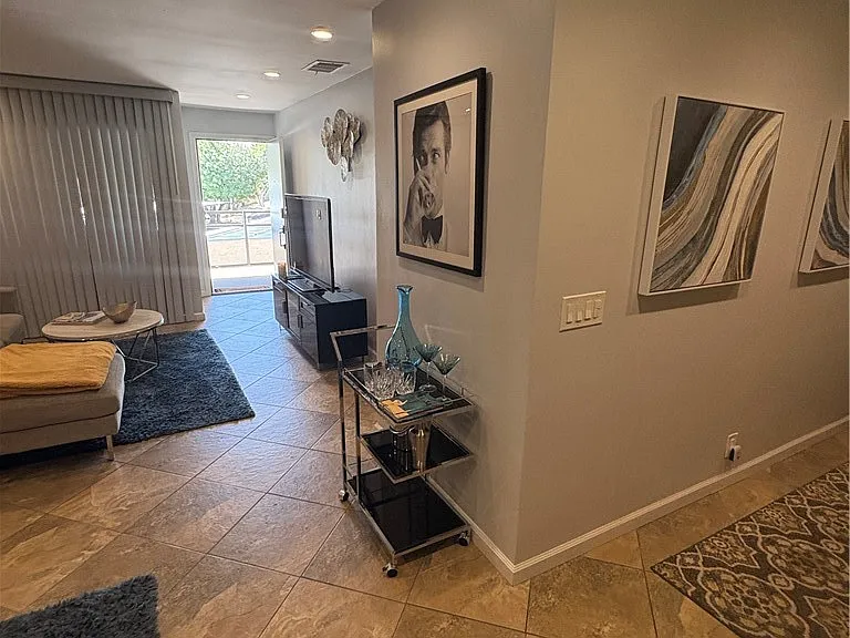 510 N Villa Ct — Photo 28
