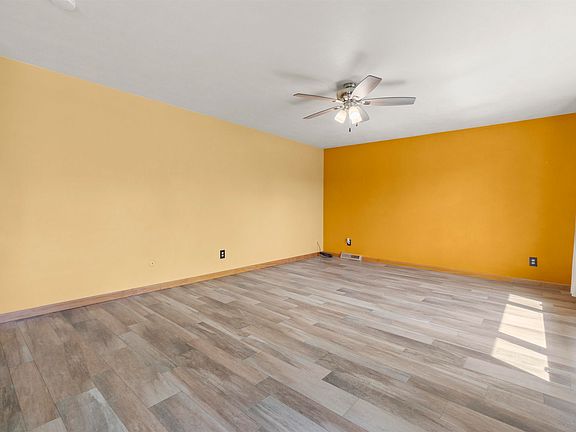 5th image of 1015 S Mesa Dr