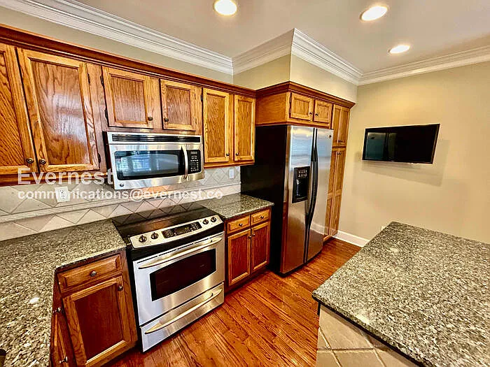 7500 Roswell Rd #52 — Photo 3