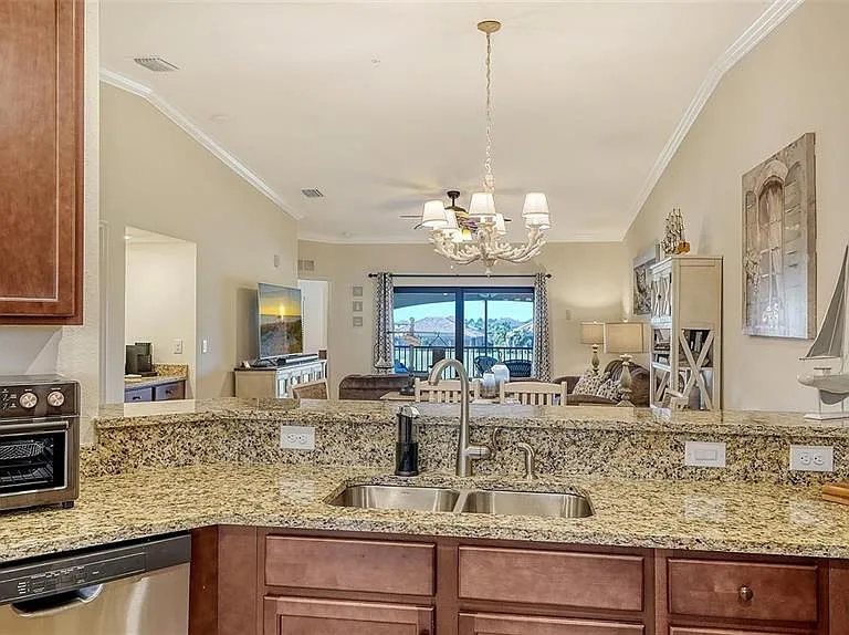 5537 Palmer Cir #201 — Photo 22