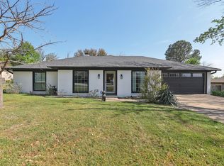 613 Julia Dr, Hurst, TX 76054
