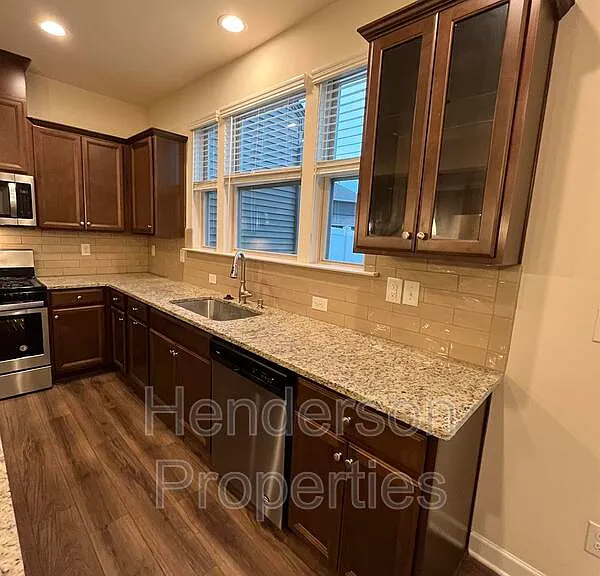9254 Glenburn Ln — Photo 4