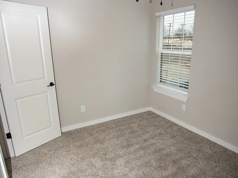 1800 Alameda St — Photo 27