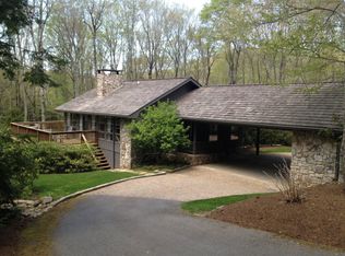 220 Highland Mist Rd, Linville, NC 28646