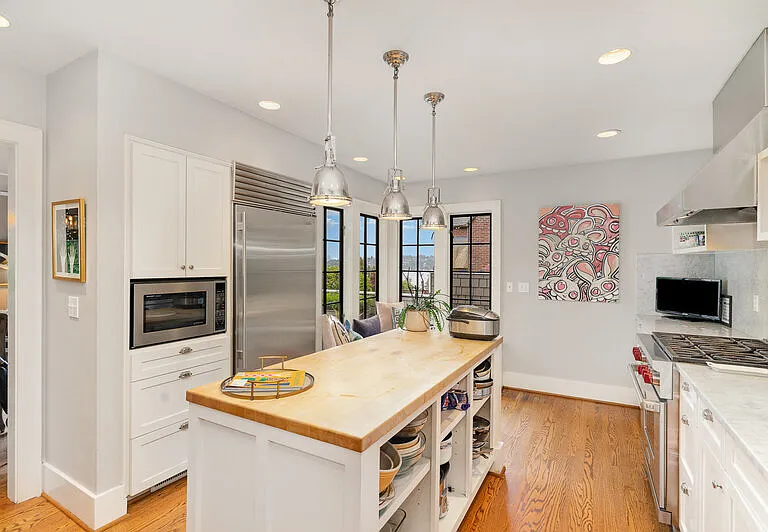 3901 S Court St — Photo 13