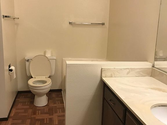 3rd image of 320 Avian Dr APT 14