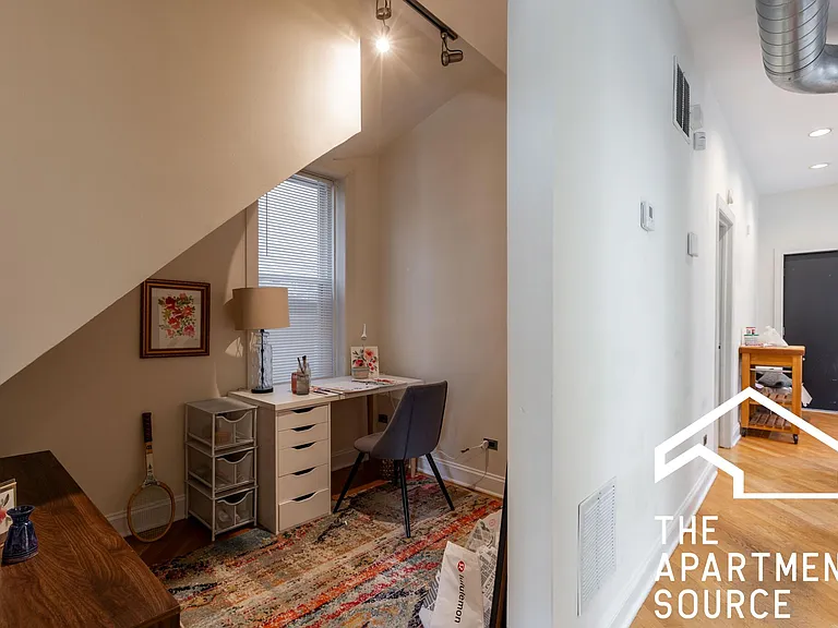 1937 N Winchester Ave #2 — Photo 8