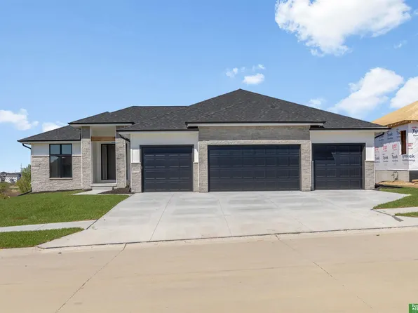 5614 N 199th St, Elkhorn, NE 68022
